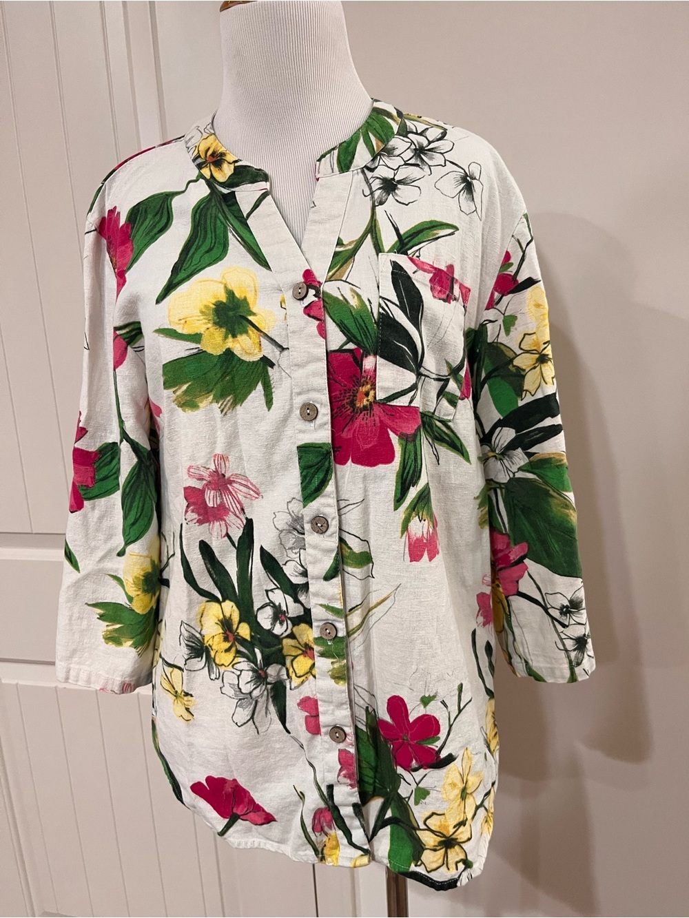 Cupio Floral Button-Front Shirt - White with Pink, Yellow & Green
